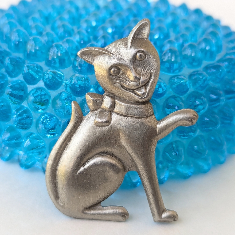 Funky Vintage Pewter Cat Brooch- Unsigned Kitty Cat Lover Crazy Weird Derpy Face